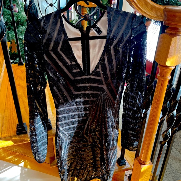 Windsor Dresses & Skirts - Black Sequin Dress- Size L